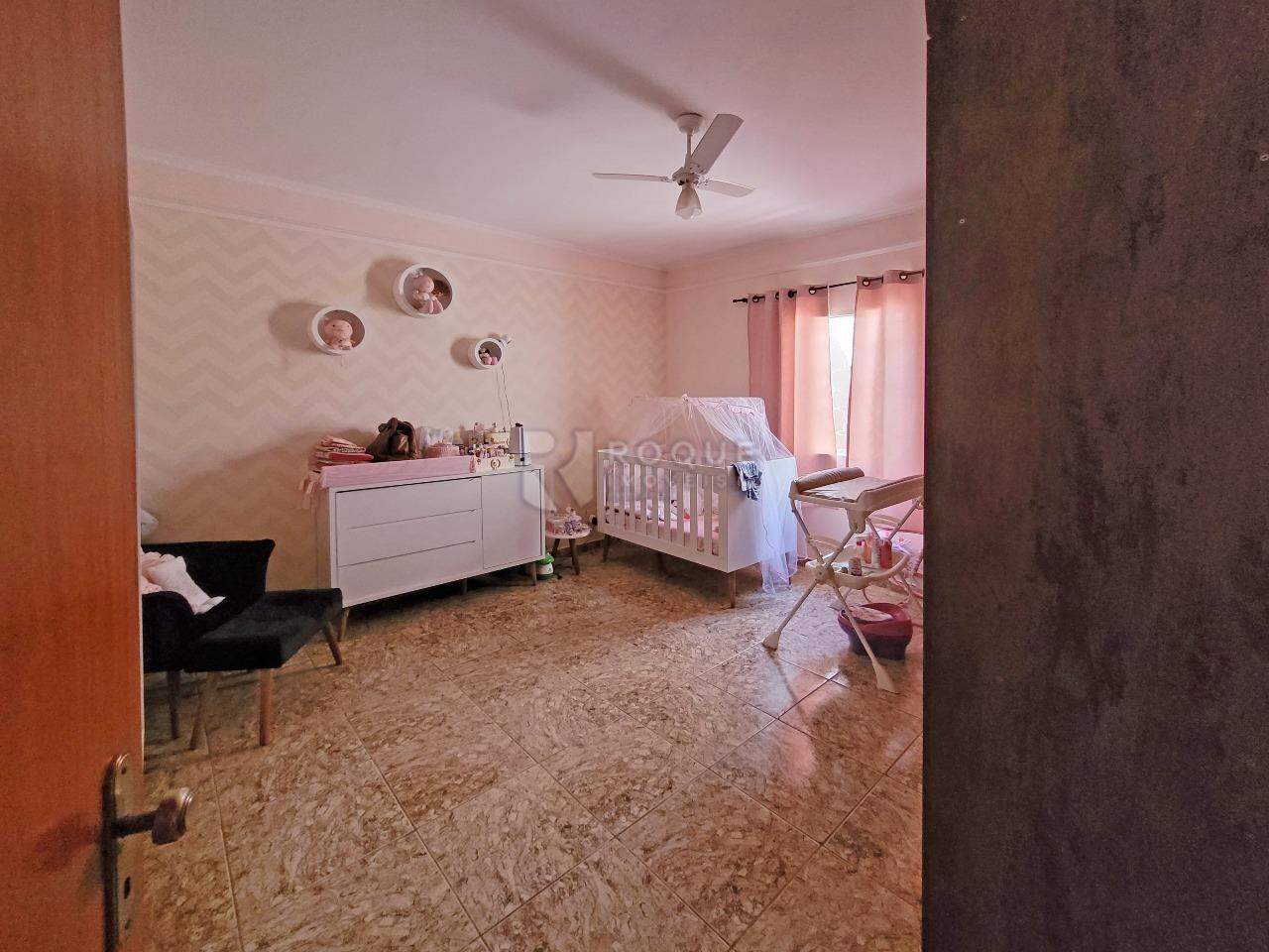 Casa Residencial à venda no bairro Jardim da Graminha: DORMITÓRIO 1