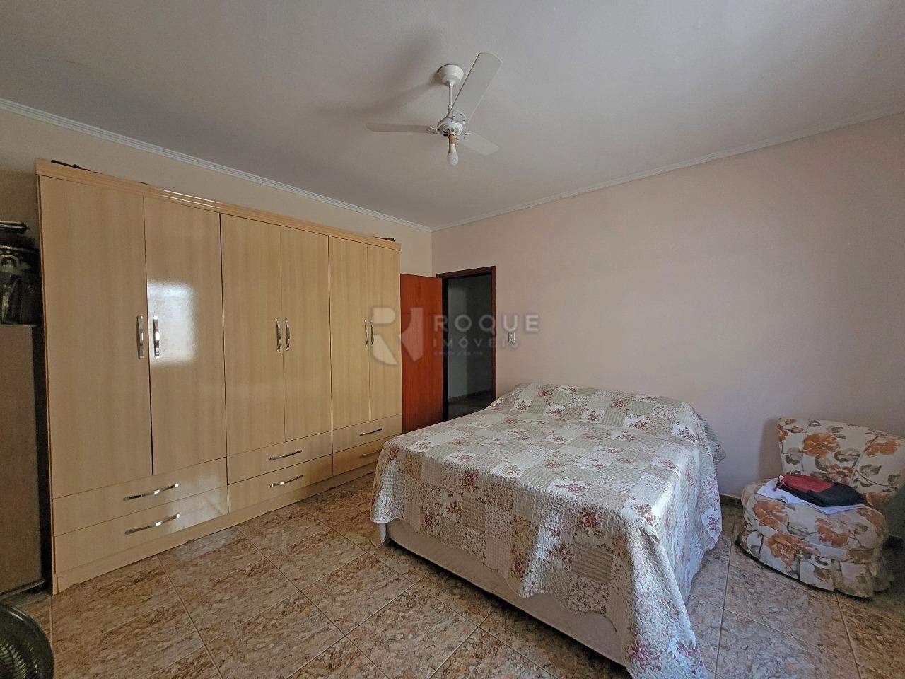 Casa Residencial à venda no bairro Jardim da Graminha: SUÍTE
