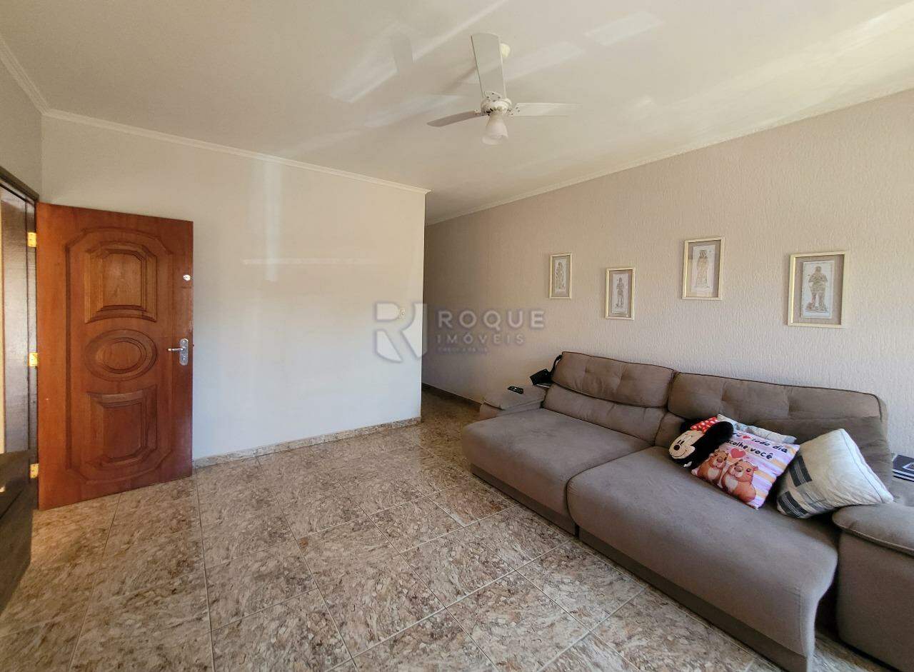 Casa Residencial à venda no bairro Jardim da Graminha: SALA DE ESTAR
