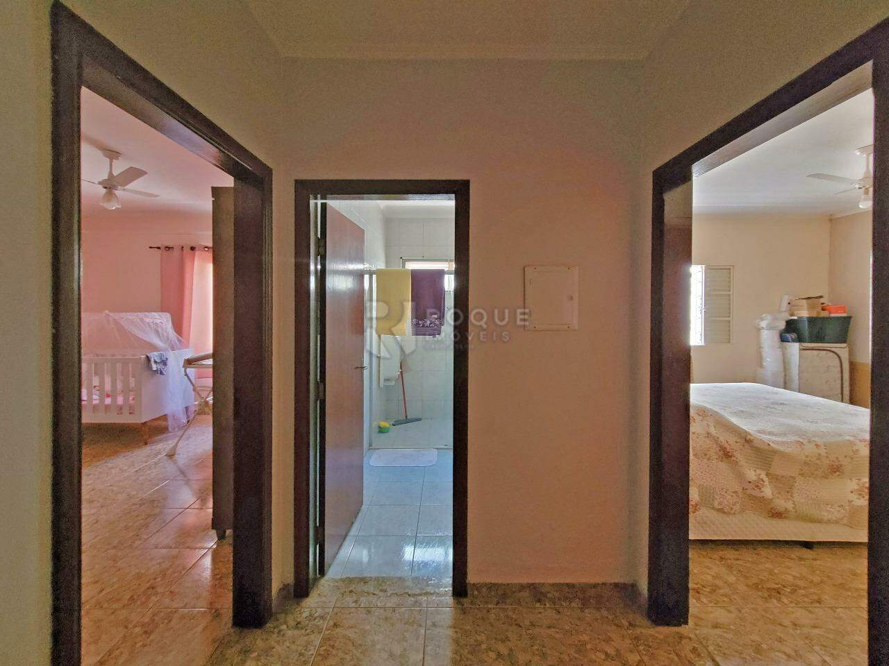 Casa Residencial à venda no bairro Jardim da Graminha: CORREDOR INTERNO