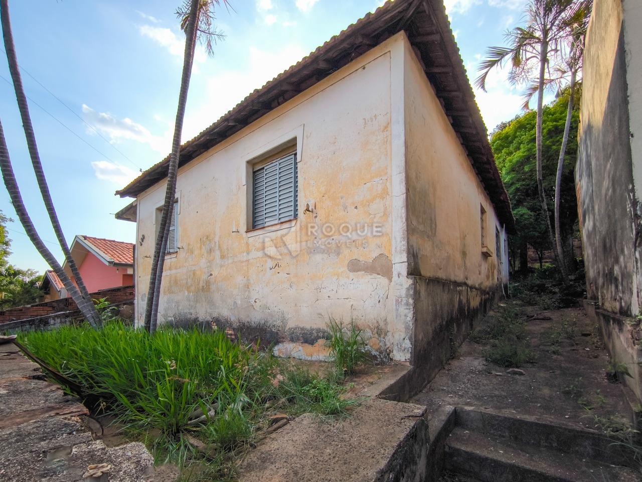 Terreno à venda no bairro Vila Queiroz: FRENTE