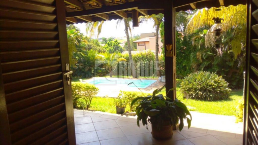 Casa em condomínio à venda no bairro Jardim Colonial: 