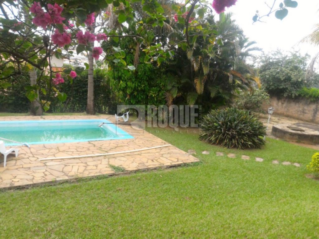 Casa em condomínio à venda no bairro Jardim Colonial: 