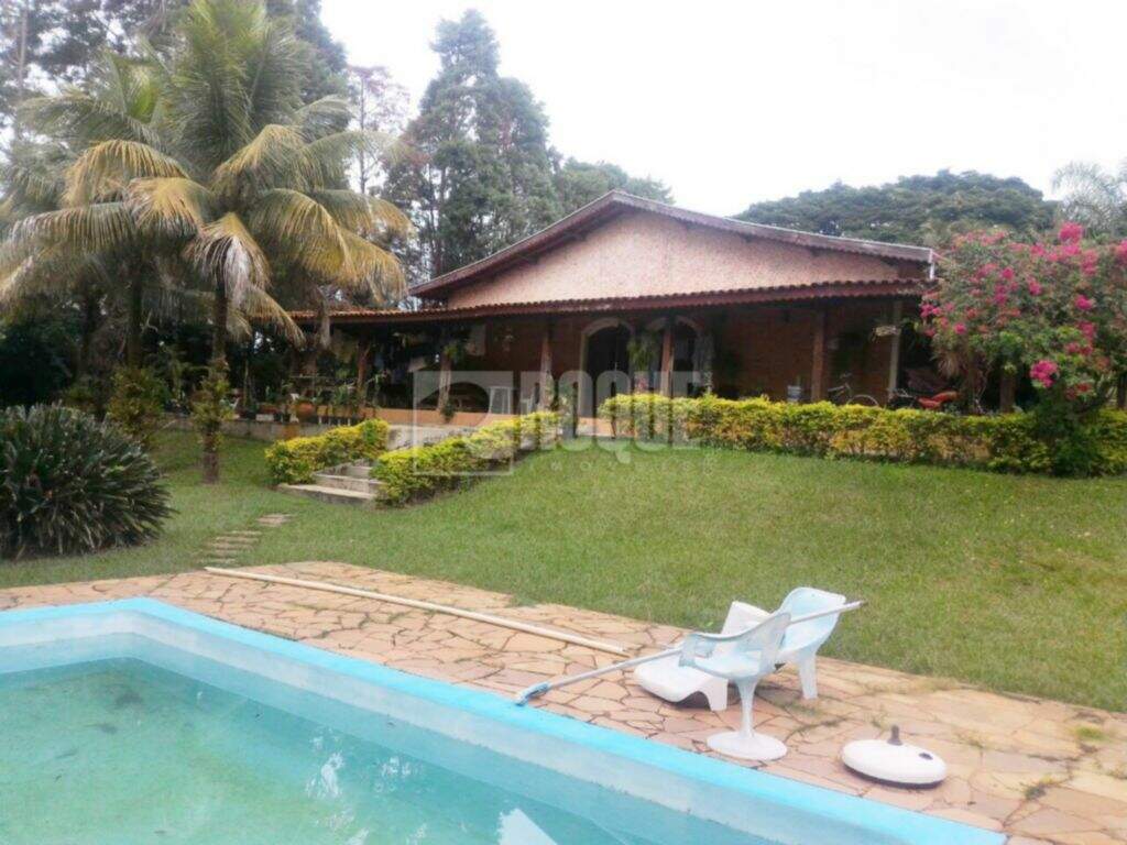 Casa em condomínio à venda no bairro Jardim Colonial: 