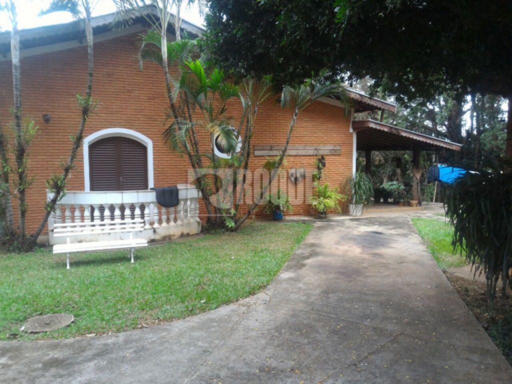 Casa em condomínio à venda no bairro Jardim Colonial: 
