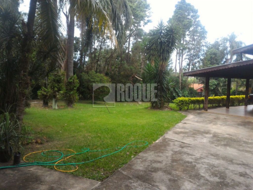 Casa em condomínio à venda no bairro Jardim Colonial: 
