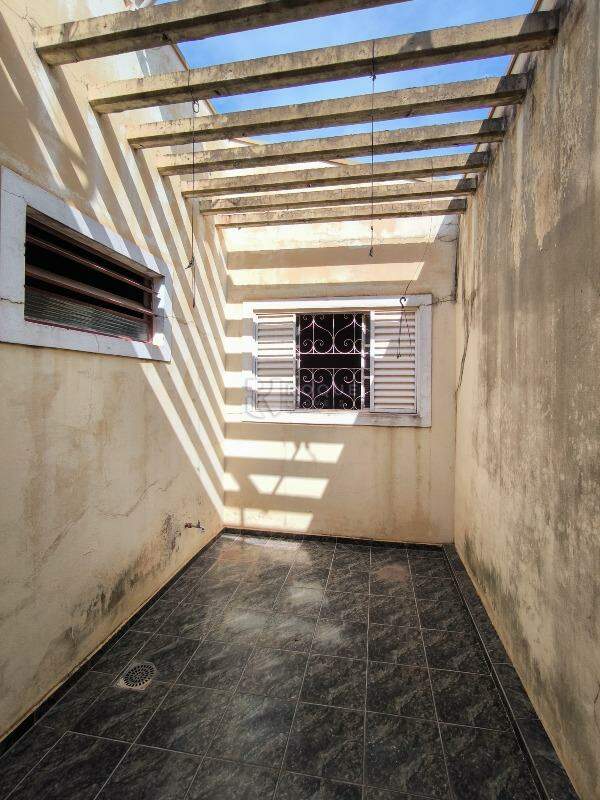 Casa Residencial à venda no bairro Jardim Caieira: JARDIM DE INVERNO