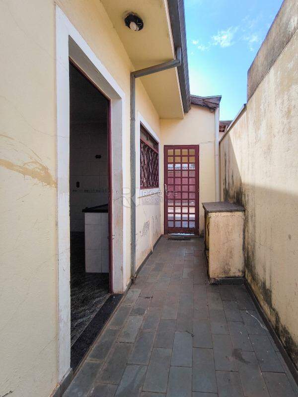 Casa Residencial à venda no bairro Jardim Caieira: ENTRADA DE SERVIÇO