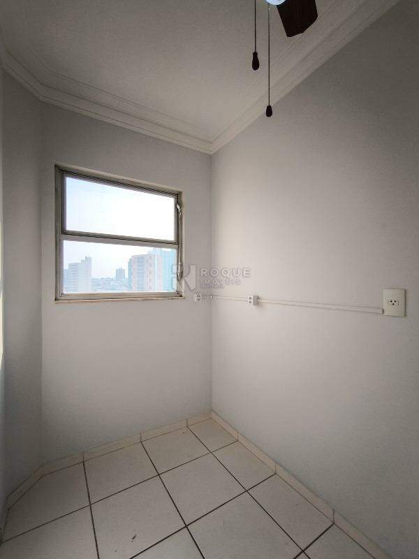 Apartamento à venda no bairro Centro: DEPENDÊNCIA DE EMPREGADA