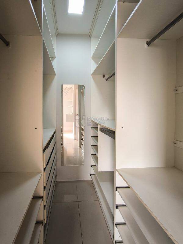 Apartamento à venda no bairro Centro: CLOSET
