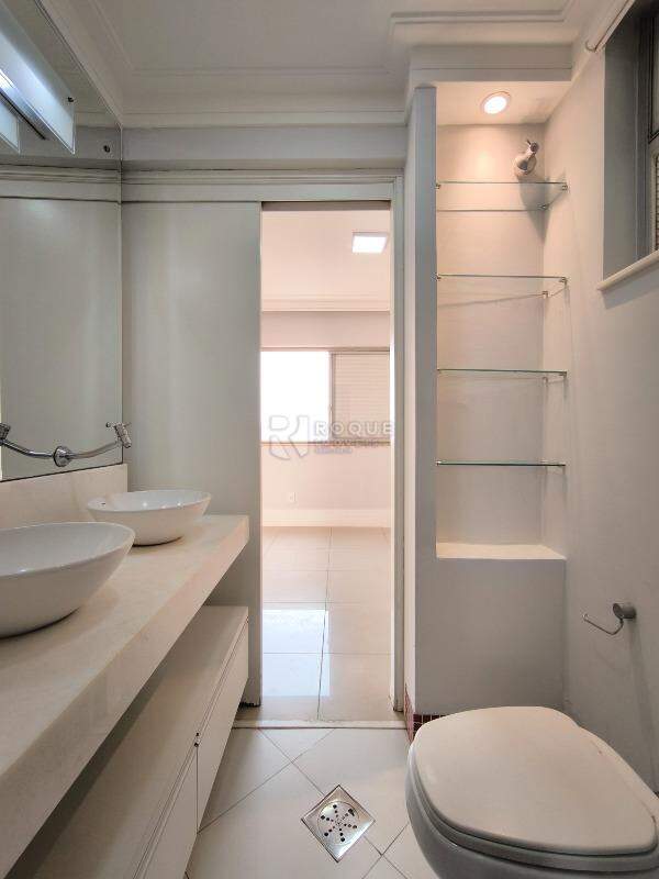 Apartamento à venda no bairro Centro: WC SUÍTE