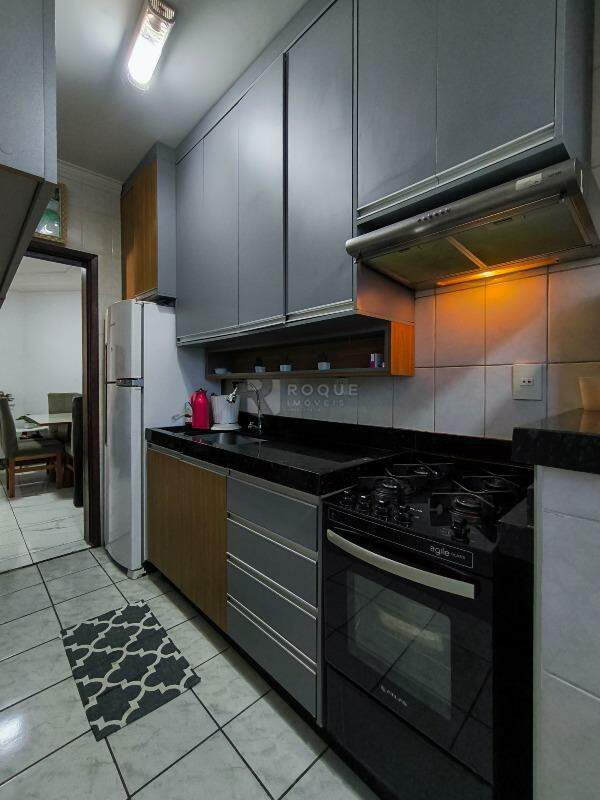 Apartamento à venda no bairro Jardim Nereide: COZINHA