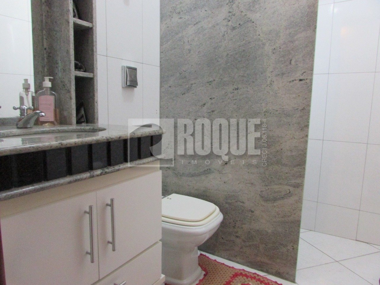 Casa Residencial à venda no bairro Vila Esteves: 