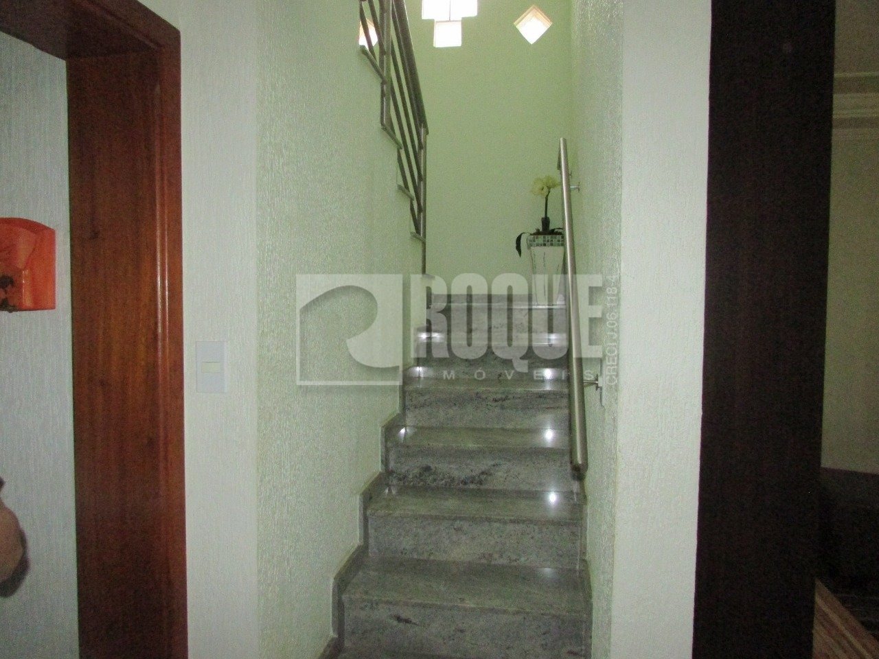 Casa Residencial à venda no bairro Vila Esteves: 
