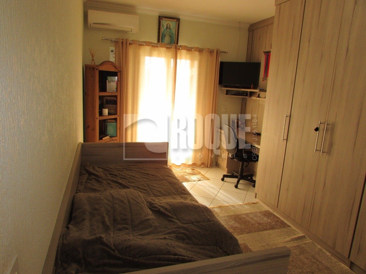 Casa Residencial à venda no bairro Vila Esteves: 