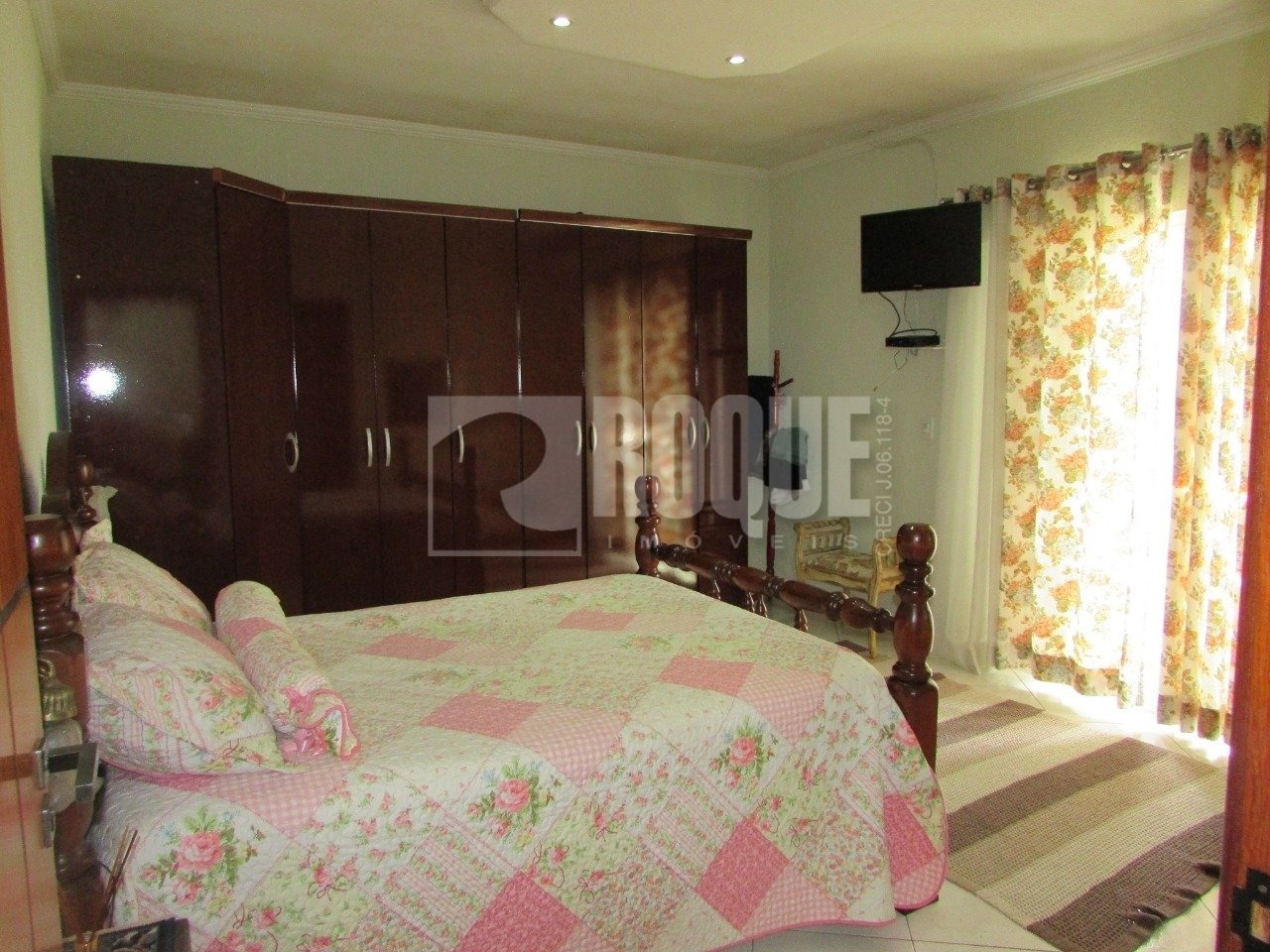 Casa Residencial à venda no bairro Vila Esteves: 