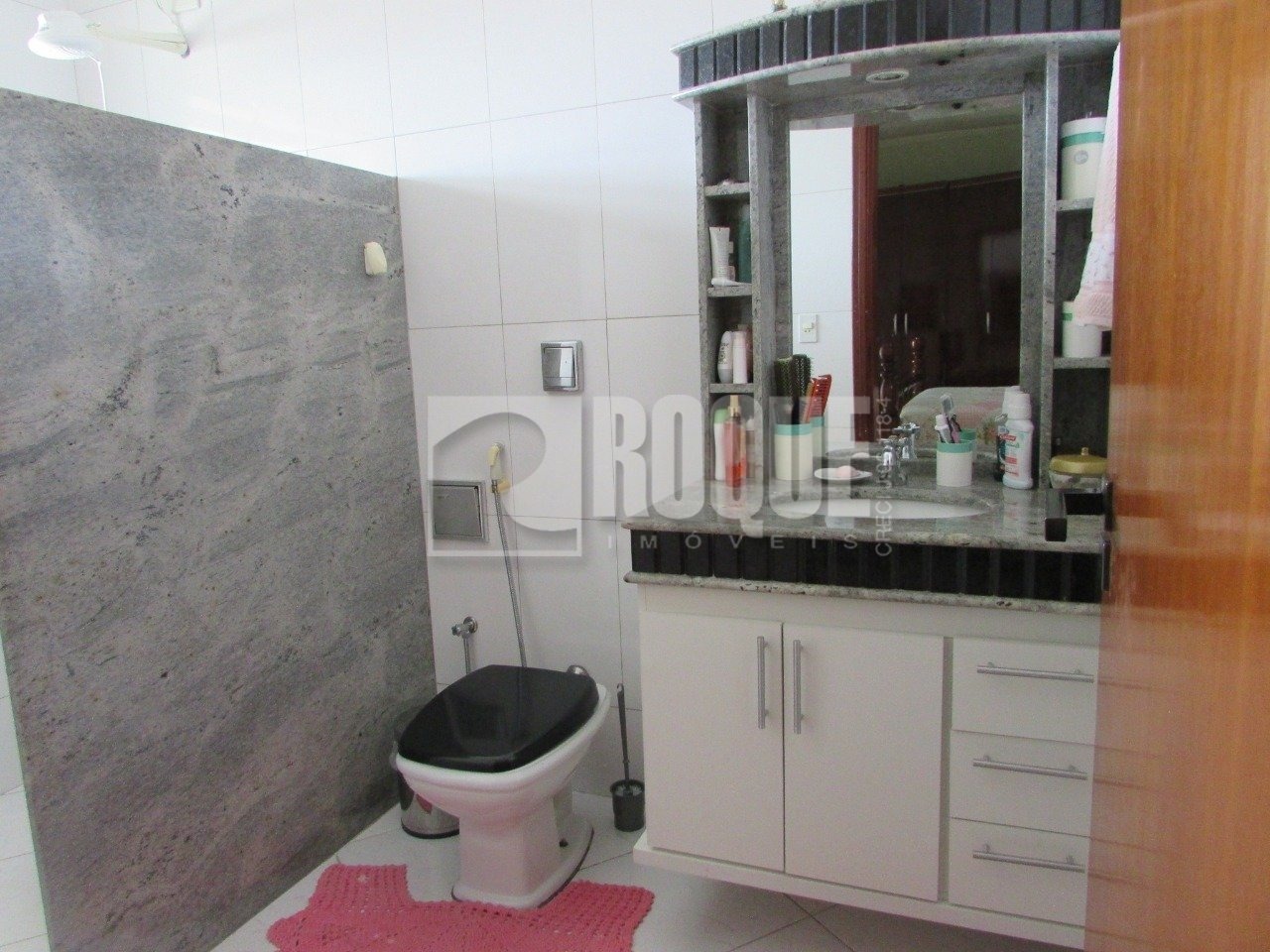 Casa Residencial à venda no bairro Vila Esteves: 