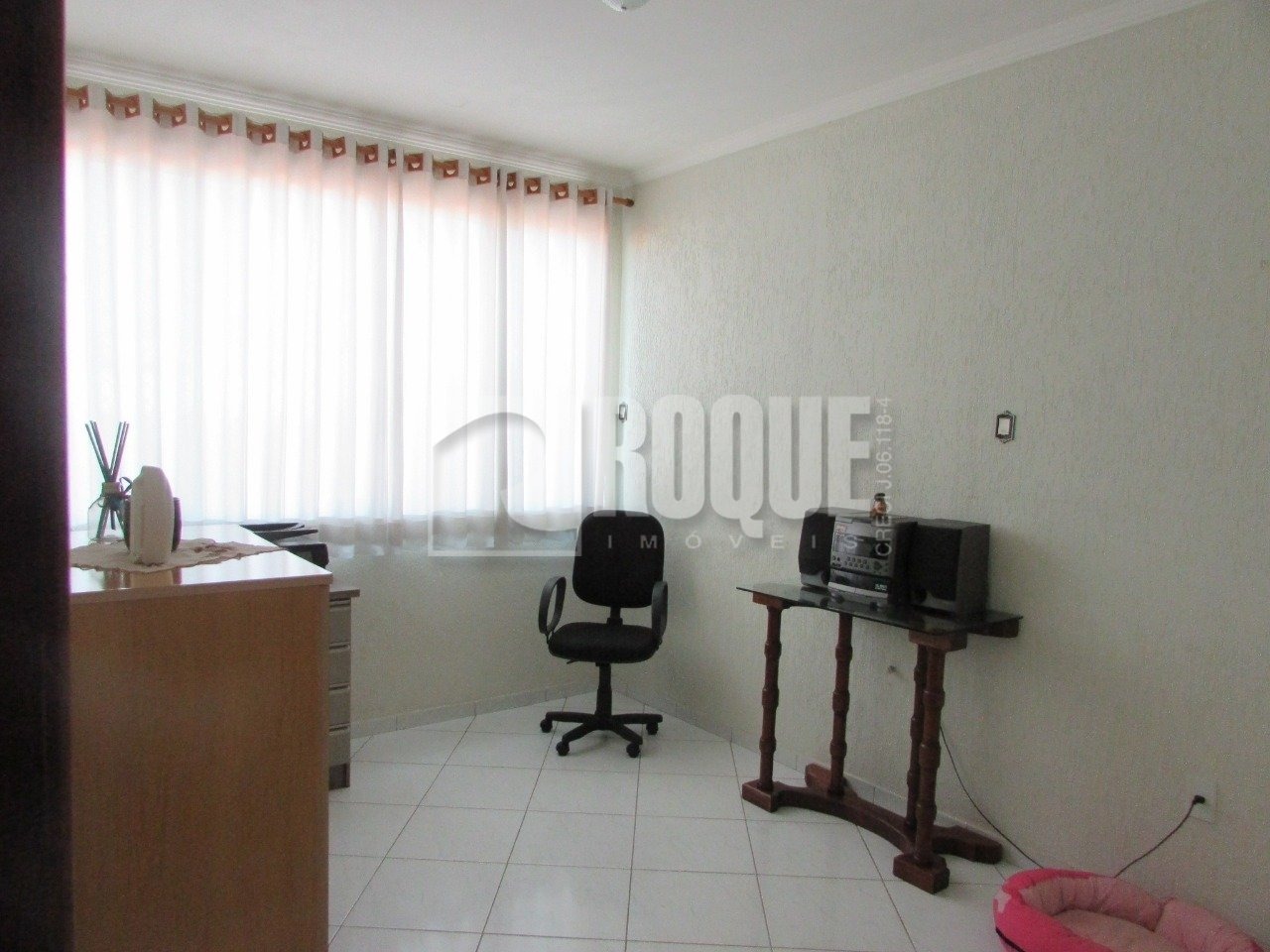 Casa Residencial à venda no bairro Vila Esteves: 