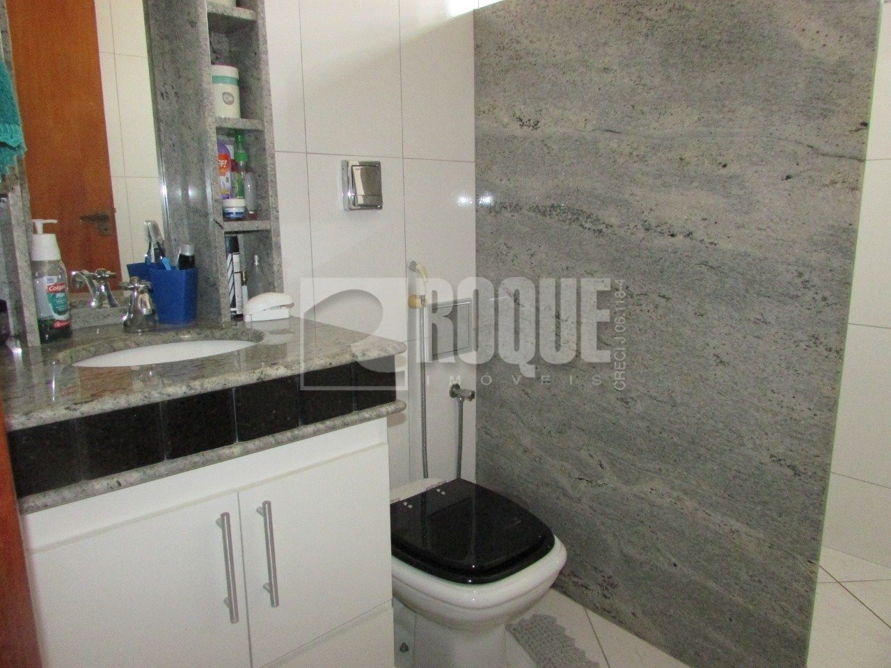 Casa Residencial à venda no bairro Vila Esteves: 