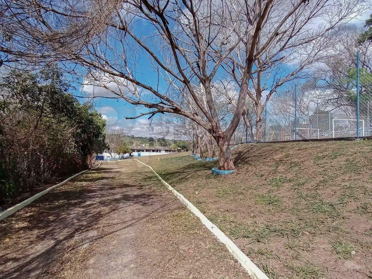 Chácara à venda no bairro Jardim Residencial Regina Bastelli: 