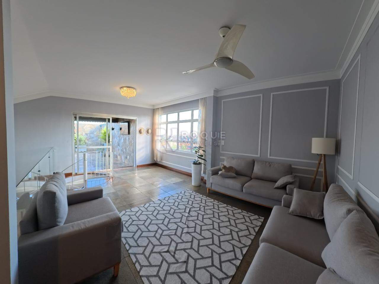 Apartamento à venda no bairro Centro: 