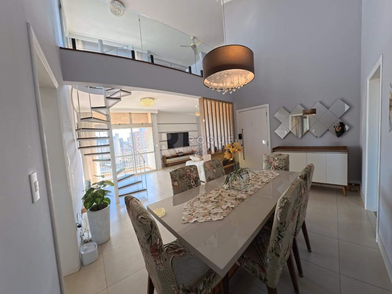 Apartamento à venda no bairro Centro: 