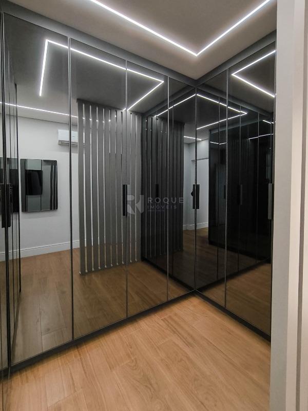 Casa em condomínio à venda no bairro Portal das Rosas: CLOSET SUÍTE 1