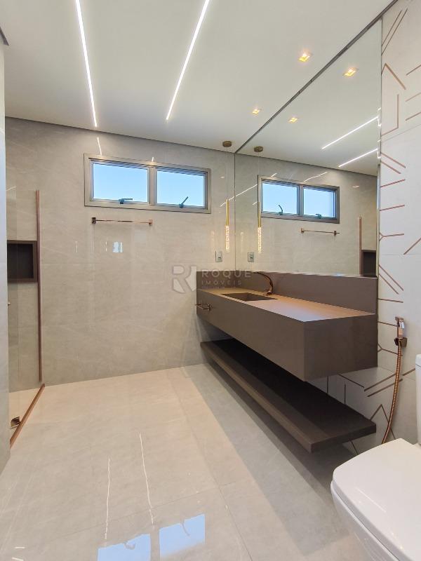 Casa em condomínio à venda no bairro Portal das Rosas: WC SUÍTE 4