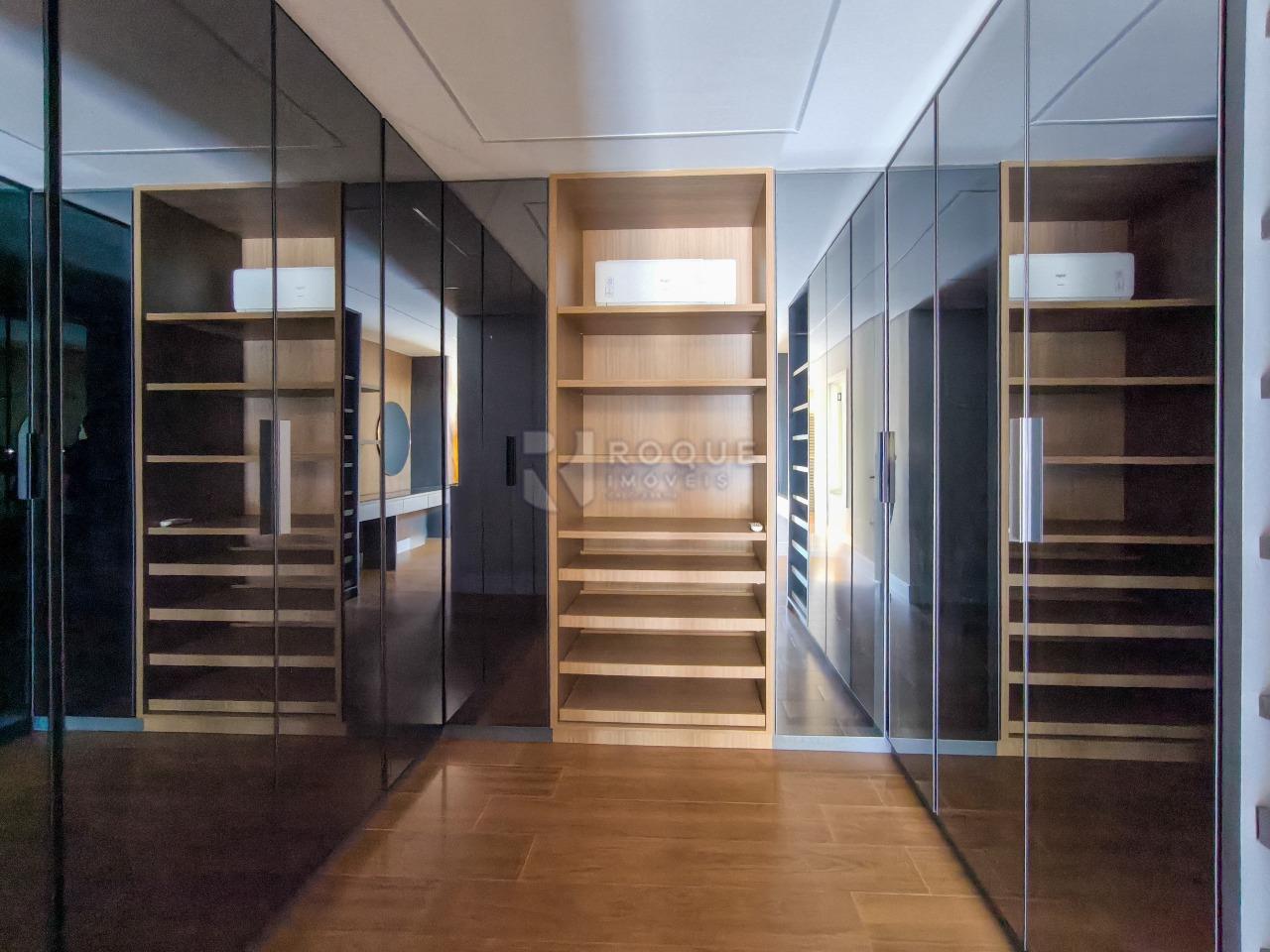 Casa em condomínio à venda no bairro Portal das Rosas: CLOSET SUÍTE 4