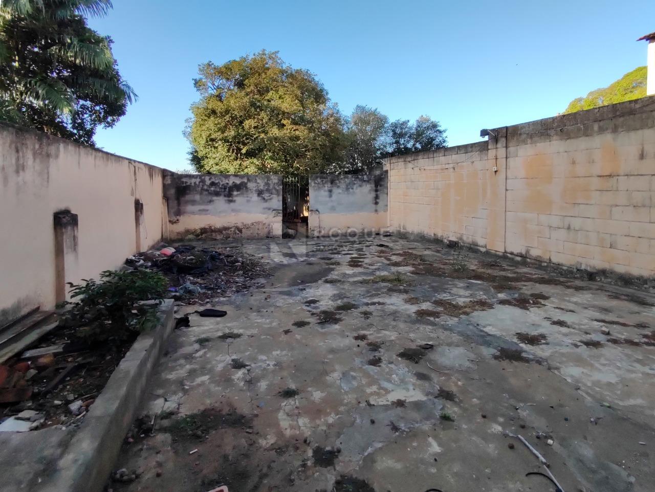 Casa Residencial à venda no bairro Centro: QUINTAL