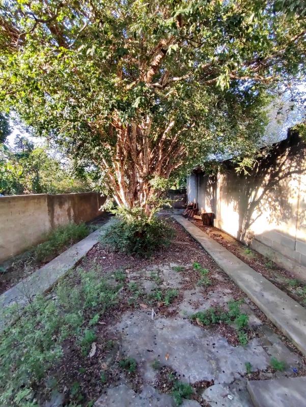 Casa Residencial à venda no bairro Centro: QUINTAL