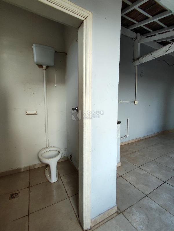 Casa Residencial à venda no bairro Centro: BANHEIRO SOCIAL