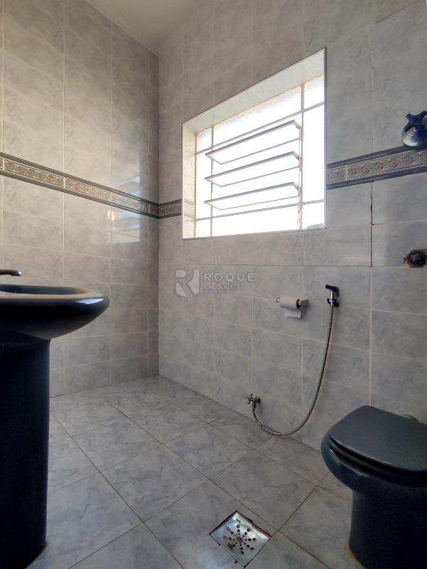 Casa Residencial à venda no bairro Centro: BANHEIRO SOCIAL