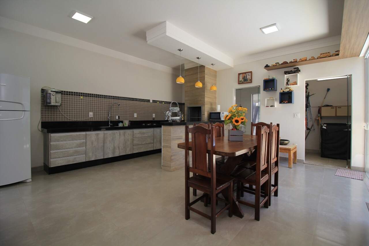 Casa em condomínio à venda no bairro Terras de São Bento II: ÁREA GOURMET