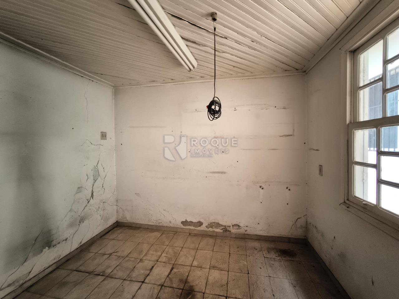 Casa Residencial à venda no bairro Centro: DESPEJO