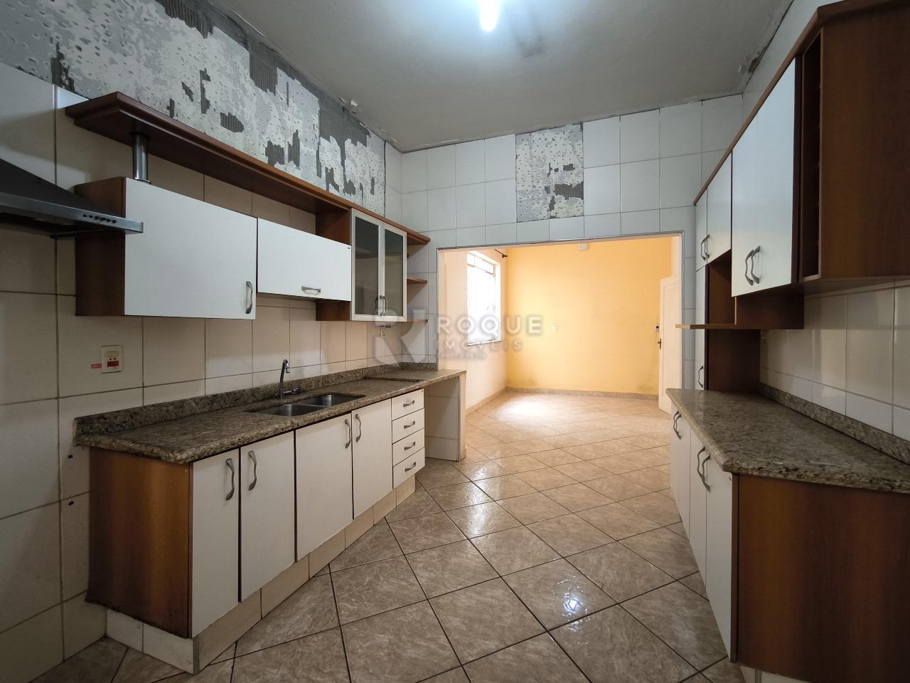 Casa Residencial à venda no bairro Centro: COZINHA