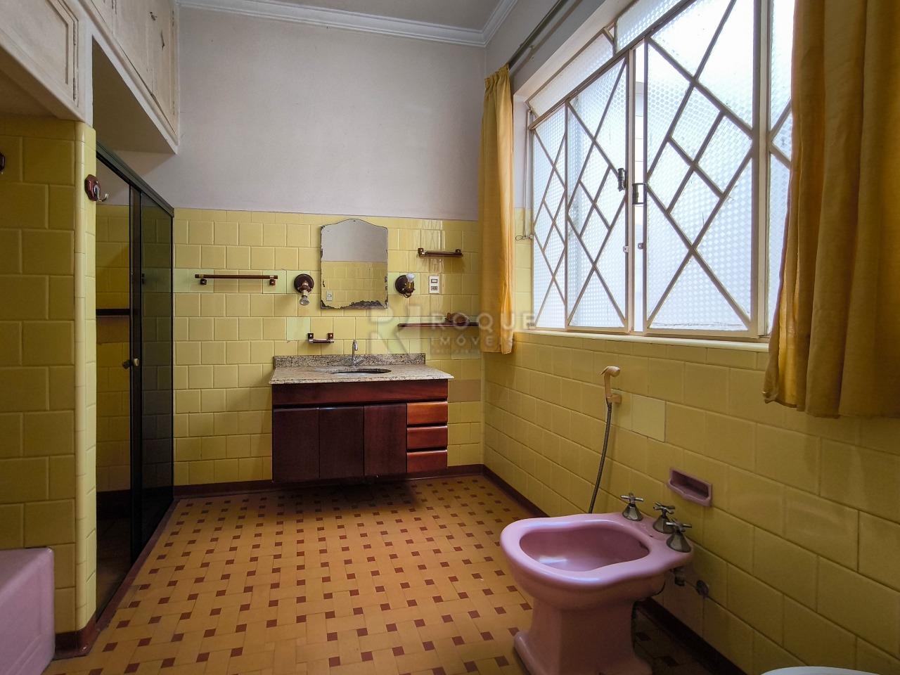 Casa Residencial à venda no bairro Centro: BANHEIRO SOCIAL