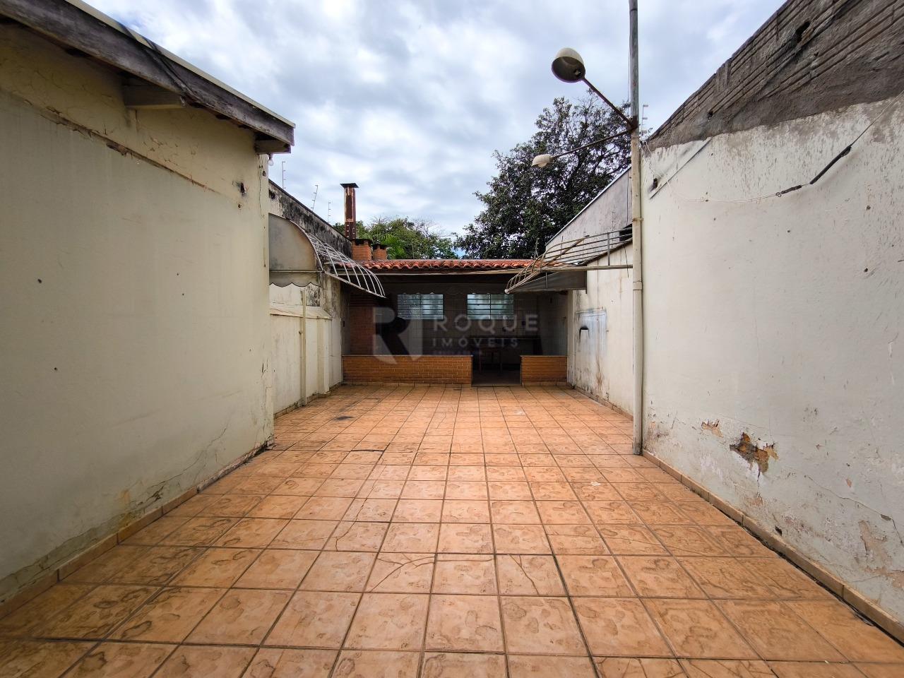 Casa Residencial à venda no bairro Centro: QUINTAL