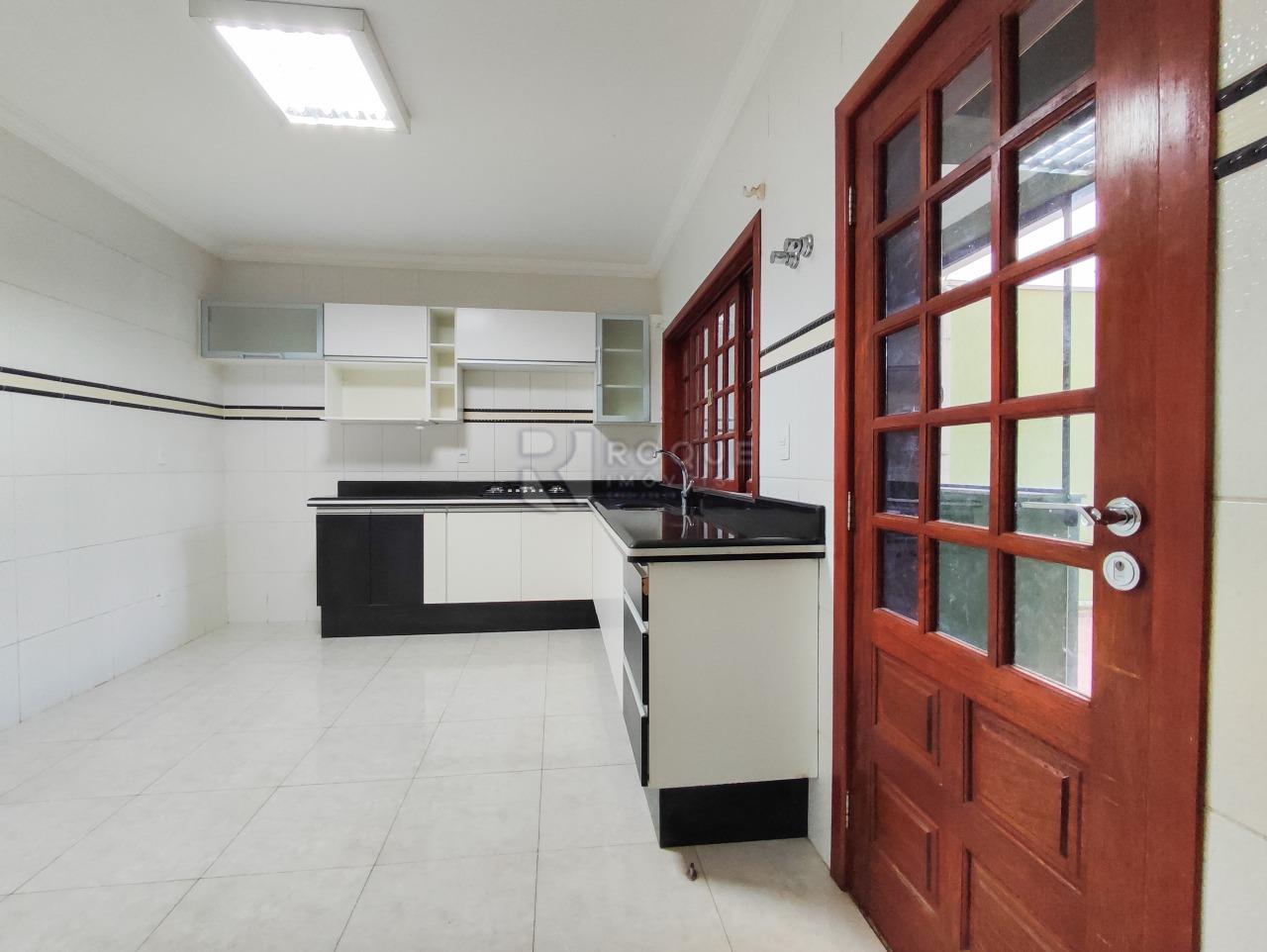 Casa Residencial à venda no bairro Jardim Residencial Santa Amália: COZINHA