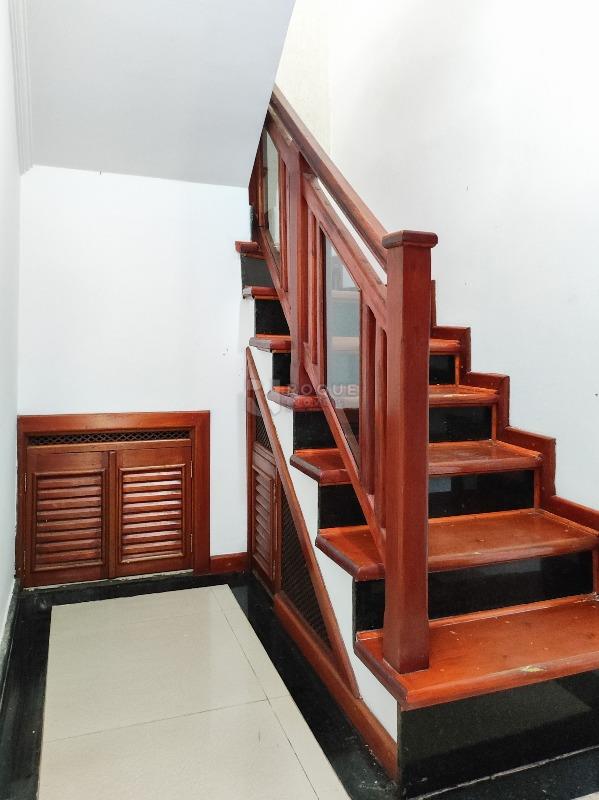 Casa Residencial à venda no bairro Jardim Residencial Santa Amália: ACESSO PISO SUPERIOR