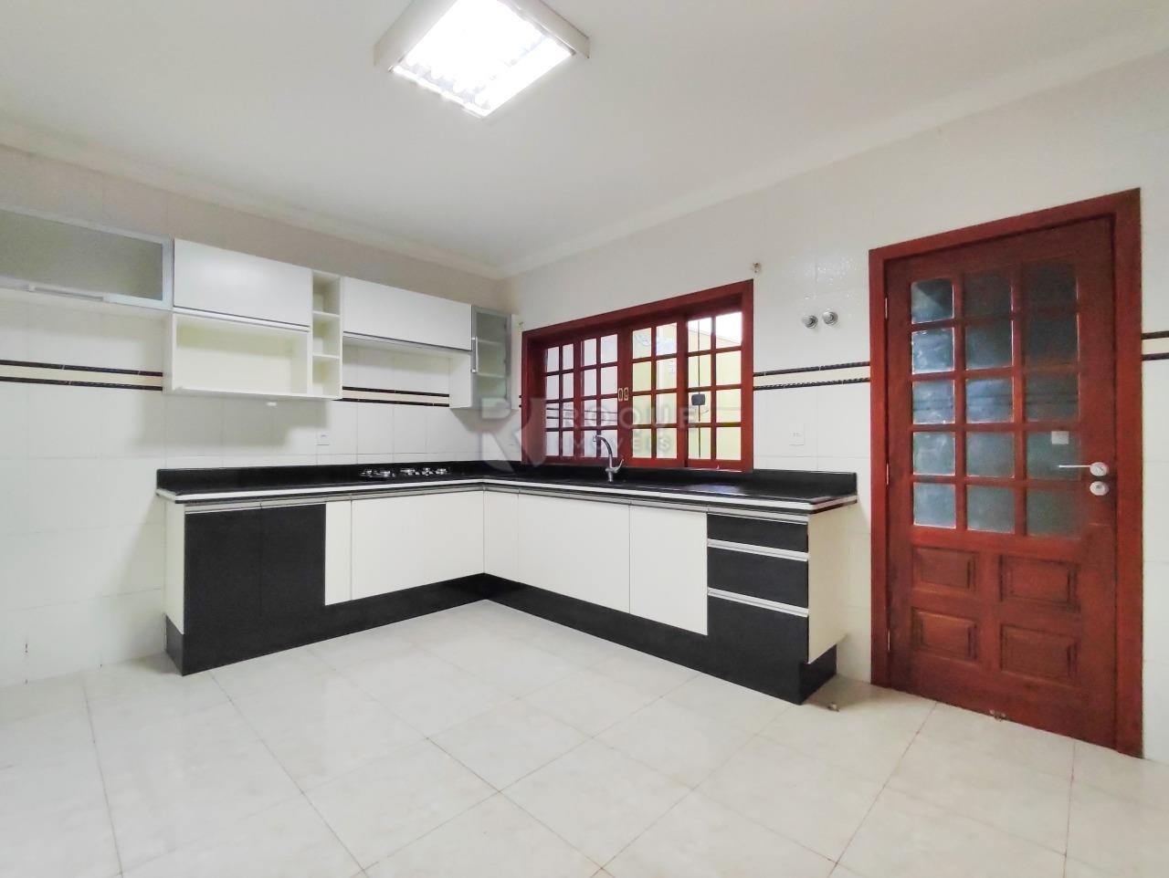 Casa Residencial à venda no bairro Jardim Residencial Santa Amália: COZINHA