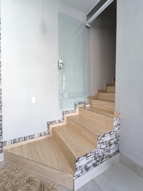 Casa Residencial à venda no bairro Jardim Manacá: ACESSO PISO SUPERIOR