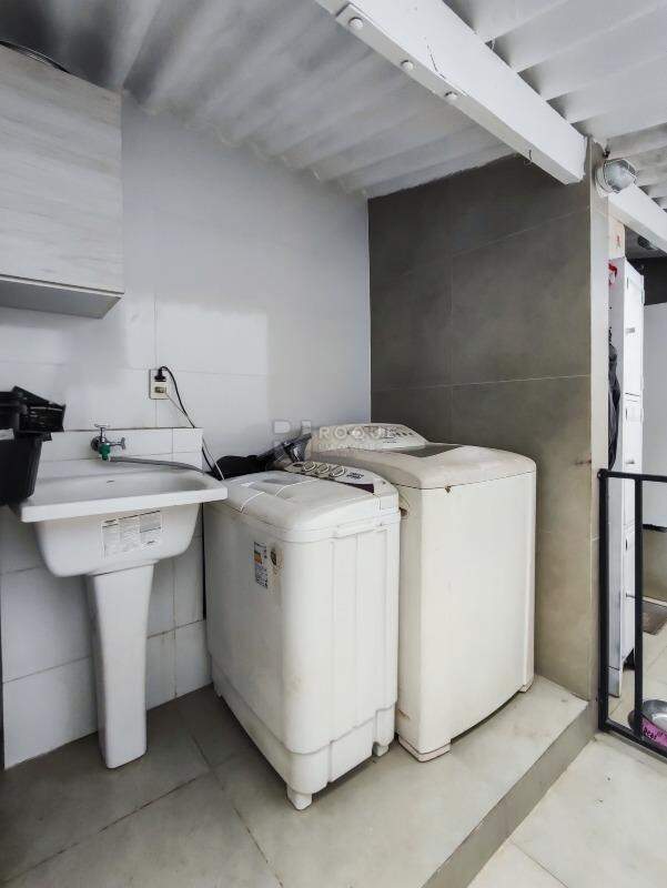 Casa Residencial à venda no bairro Vila Claudia: LAVANDERIA 1