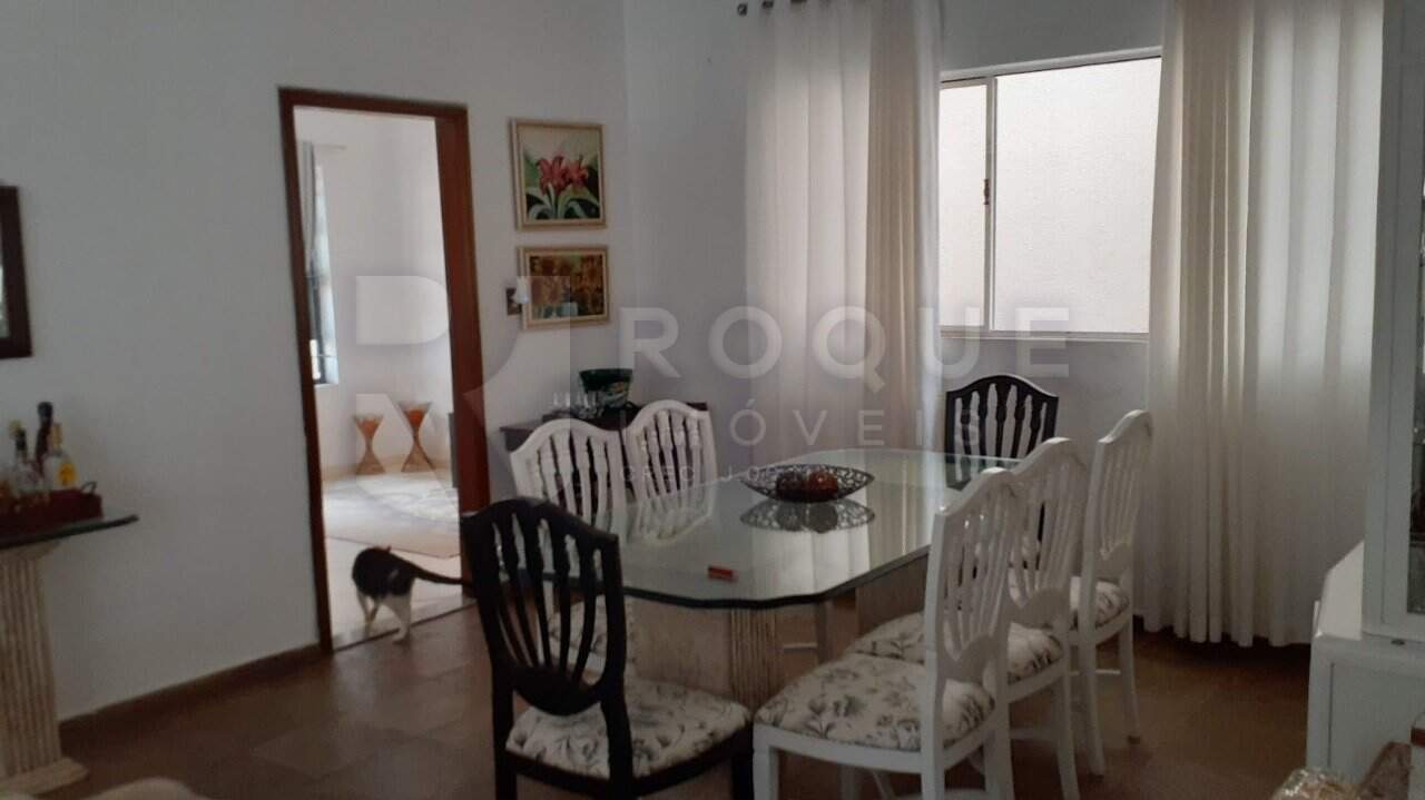 Casa Comercial à venda no bairro Centro: 