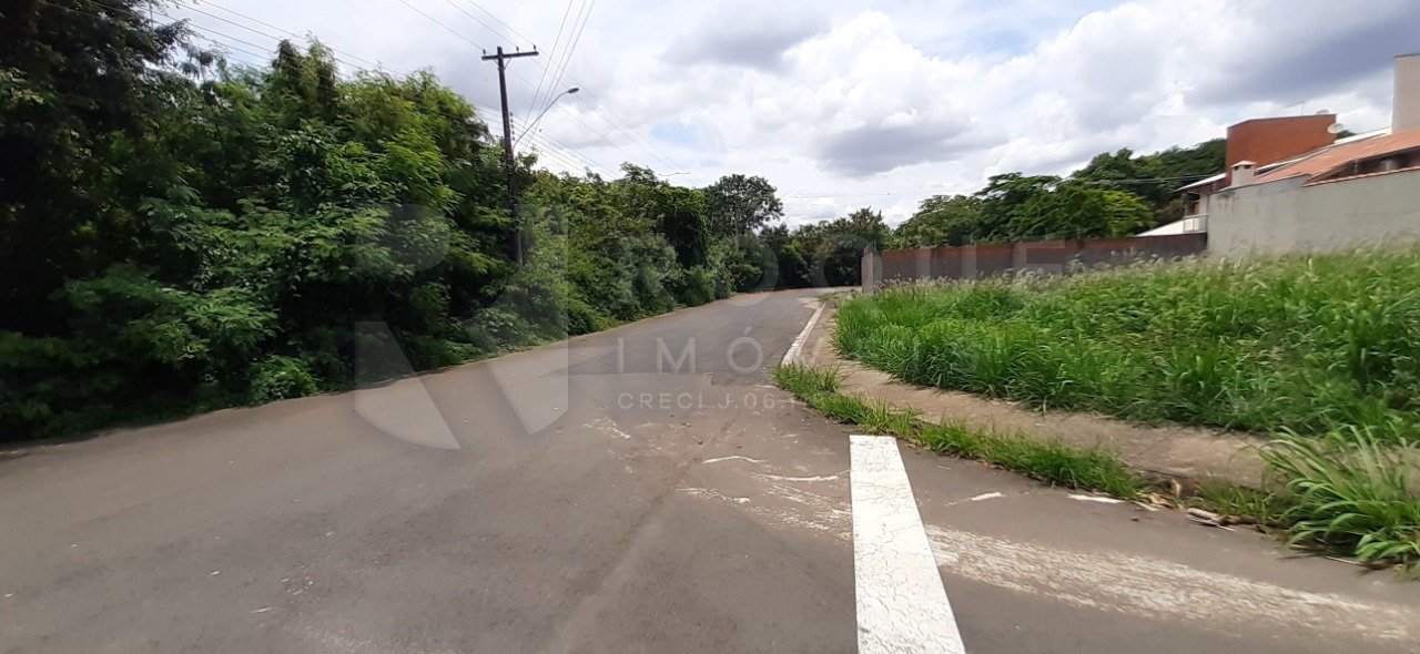 Terreno à venda no bairro Jardim Residencial Village: 