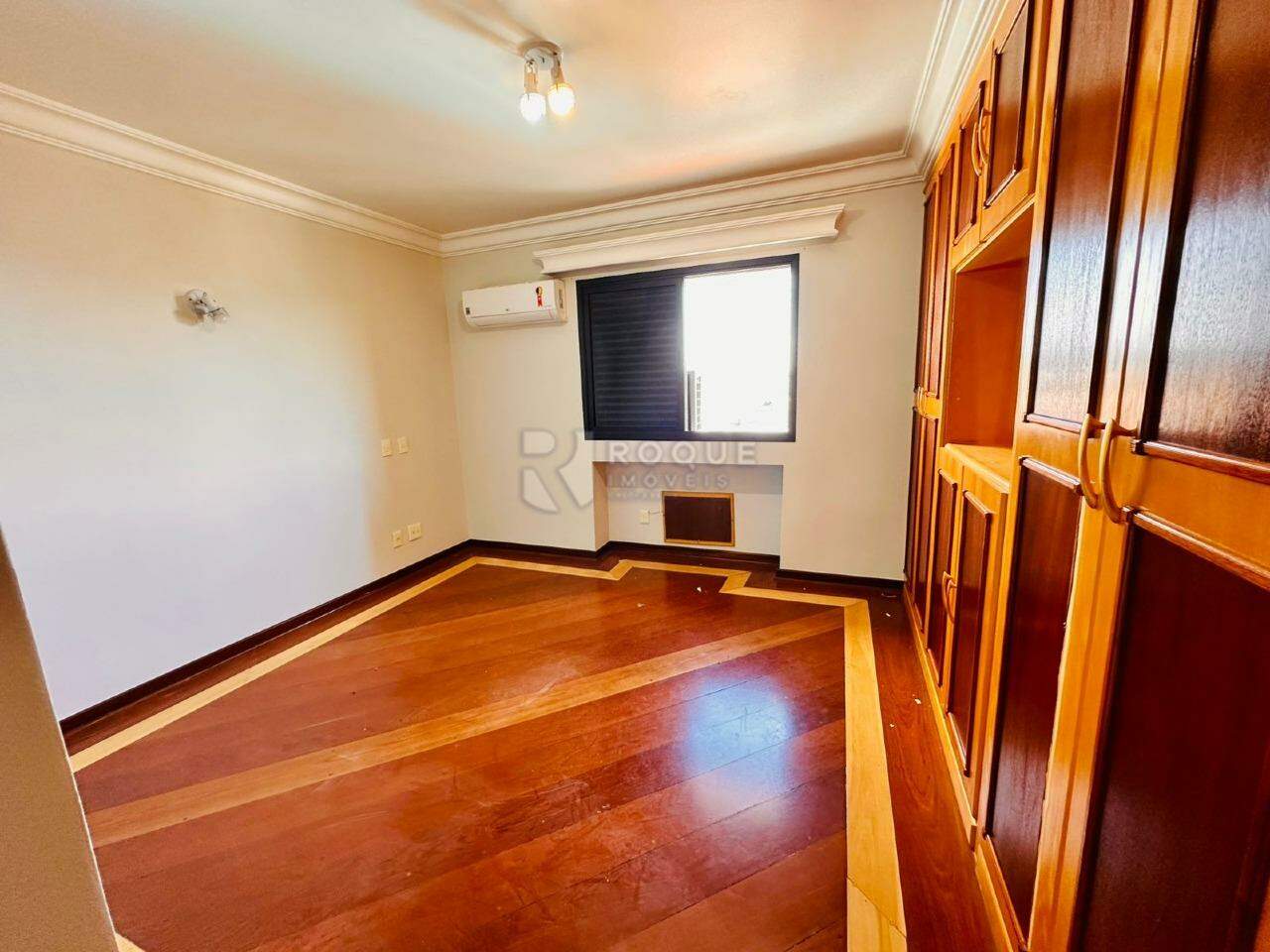 Apartamento à venda no bairro Centro: SUITE 1