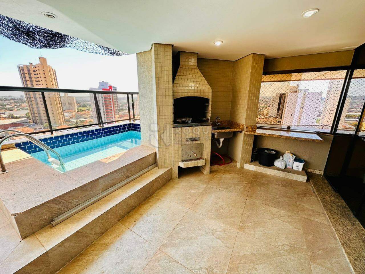 Apartamento à venda no bairro Centro: AREA GOURMET