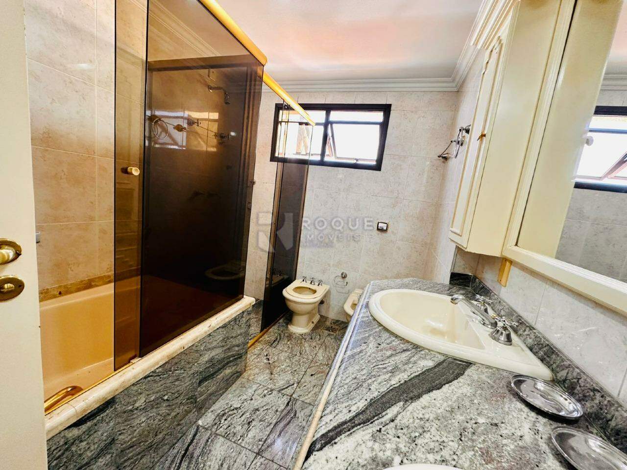 Apartamento à venda no bairro Centro: WC SUITE 2