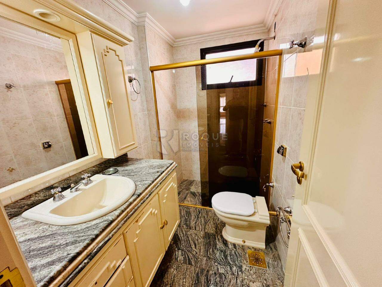 Apartamento à venda no bairro Centro: WC SOCIAL 