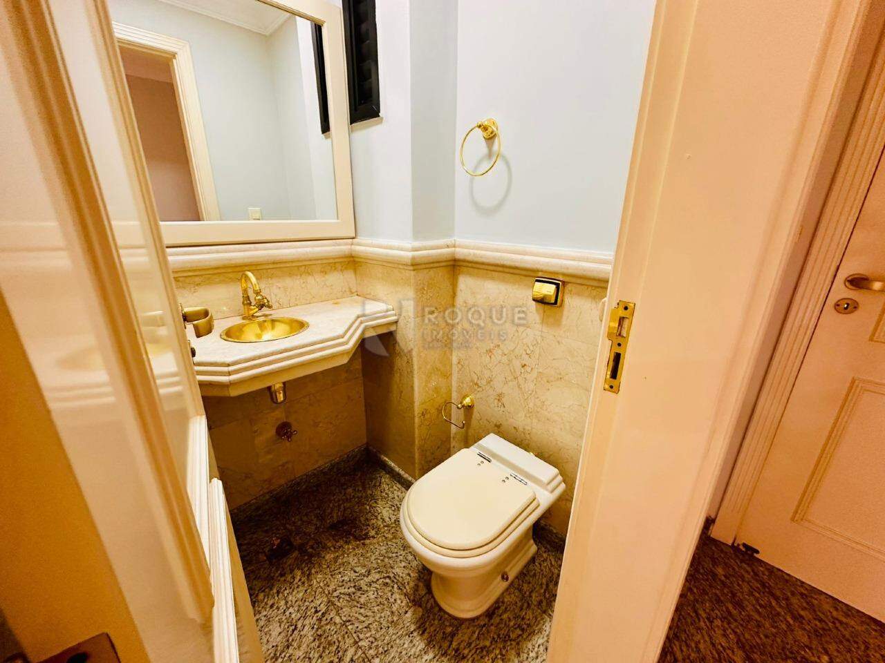 Apartamento à venda no bairro Centro: LAVABO